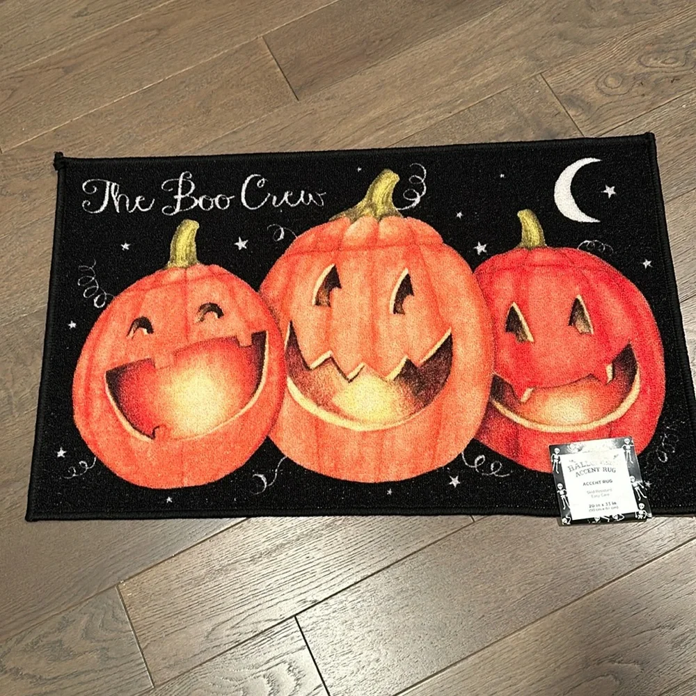 NWT Pumpkin Jack O Lantern Accent Floor Rug
